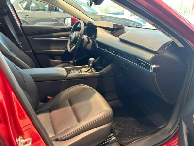 Автомобиль Mazda 3, 2 л, передний привод, АКПП, бензин в наличии в Краснодаре