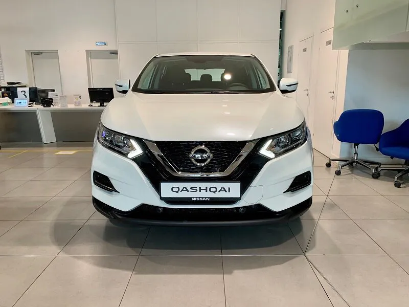 Автомобиль Nissan Qashqai, 2 л, полный привод, Вариатор, бензин в наличии в Санкт-Петербург