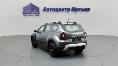 Автомобиль Renault Duster, 1.6 л, полный привод, МКПП, бензин в наличии в Омске