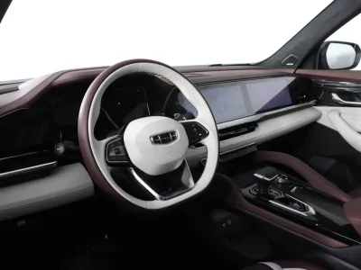 Автомобиль Geely Monjaro, 2 л, полный привод, АКПП, бензин в наличии в Новосибирск