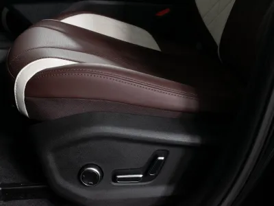 Автомобиль Geely Monjaro, 2 л, полный привод, АКПП, бензин в наличии в Новосибирск