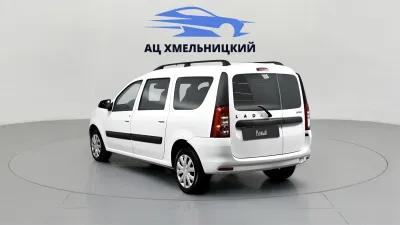 Автомобиль LADA Largus 5 мест, 1.6 л, передний привод, МКПП, бензин в наличии в Новосибирск