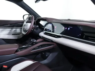 Автомобиль Geely Monjaro, 2 л, полный привод, АКПП, бензин в наличии в Новосибирск