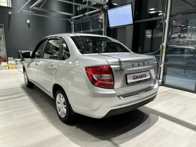 Автомобиль LADA Granta Седан, 1.6 л, передний привод, МКПП, бензин в наличии в Новосибирске