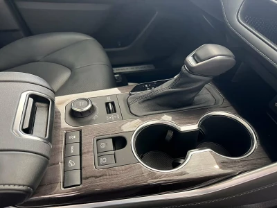 Автомобиль Toyota Highlander, 3.5 л, полный привод, АКПП, бензин в наличии в Краснодаре