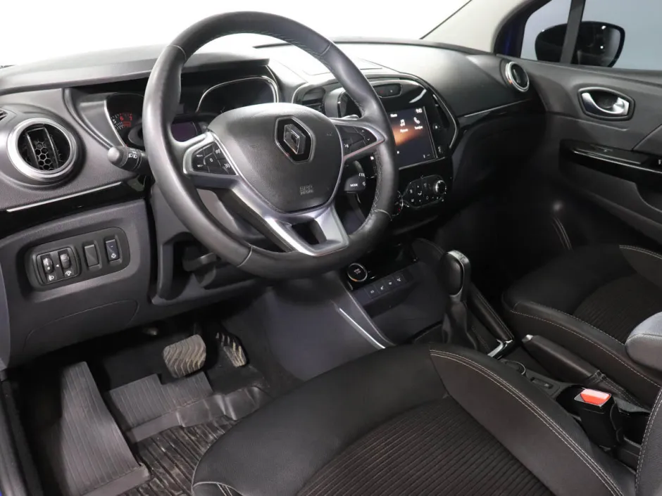Автомобиль Renault Kaptur, 1.3 л, передний привод, Вариатор, бензин в наличии в Краснодаре