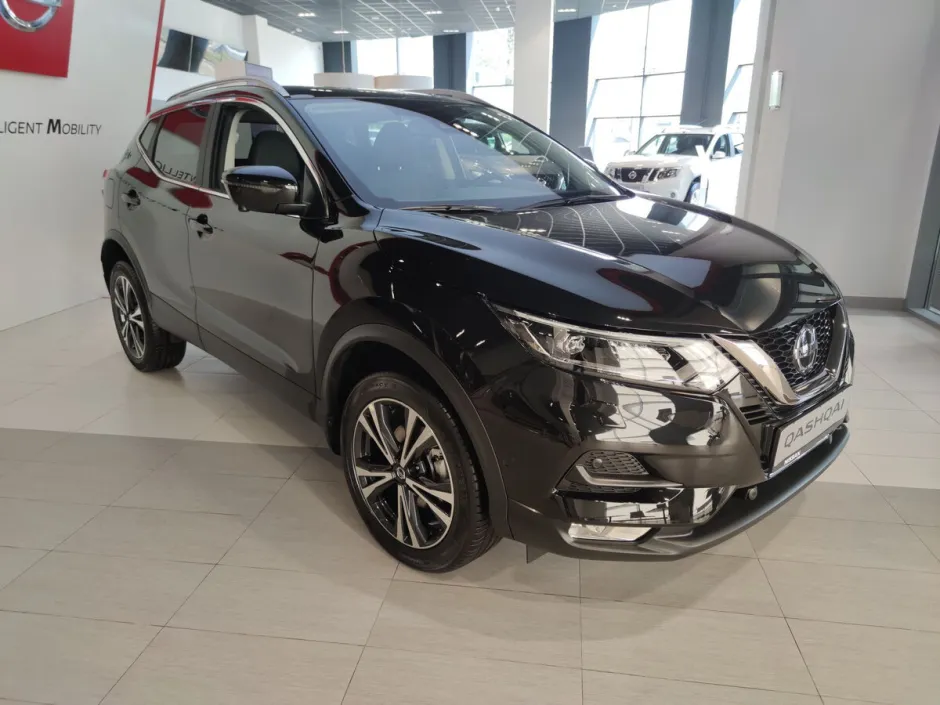 Автомобиль Nissan Qashqai, 2 л, передний привод, Вариатор, бензин в наличии в Санкт-Петербург
