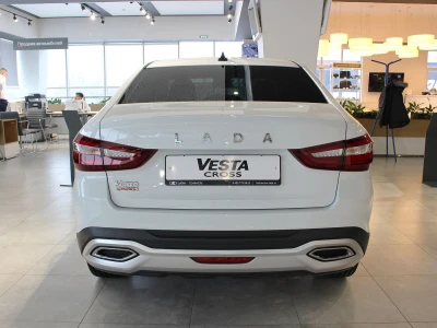 Автомобиль LADA Vesta Cross, 1.6 л, передний привод, МКПП, бензин в наличии в Новосибирске