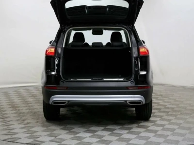 Автомобиль Geely Atlas Pro, 1.5 л, полный привод, Робот, бензин в наличии в Тюмени