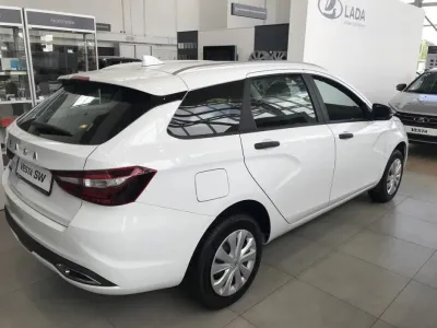 Автомобиль LADA Vesta SW, 1.6 л, передний привод, МКПП, бензин в наличии в Новосибирске