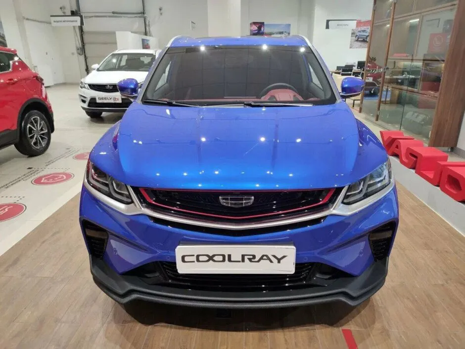 Автомобиль Geely Coolray, 1.5 л, передний привод, Робот, бензин в наличии в Санкт-Петербург