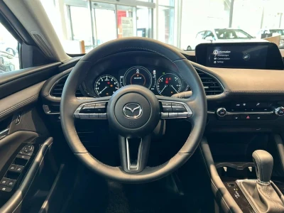 Автомобиль Mazda 3, 2 л, передний привод, АКПП, бензин в наличии в Краснодаре