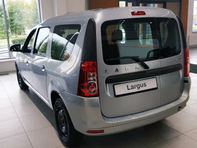 Автомобиль LADA Largus 5 мест, 1.6 л, передний привод, МКПП, бензин в наличии в Новосибирске