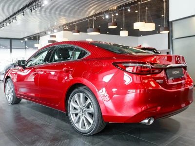Автомобиль Mazda 6, 2 л, передний привод, АКПП, бензин в наличии в Екатеринбург