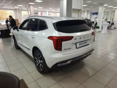 Автомобиль Haval Jolion, 1.5 л, передний привод, МКПП, бензин в наличии в Краснодаре