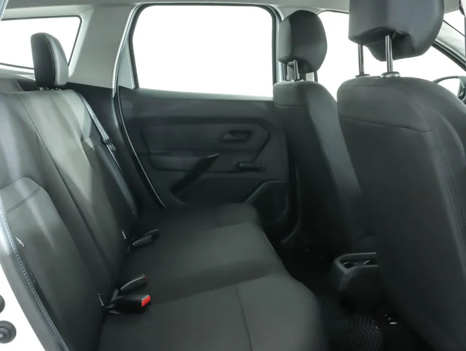 Автомобиль Renault Duster, 1.6 л, полный привод, МКПП, бензин в наличии в Самаре