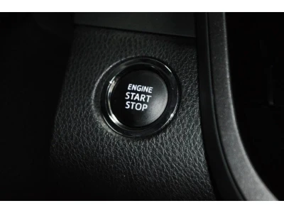 Автомобиль Toyota Camry, 2.5 л, передний привод, АКПП, бензин в наличии в Тюмени