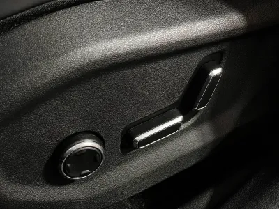 Автомобиль Geely Monjaro, 2 л, полный привод, АКПП, бензин в наличии в Новосибирск
