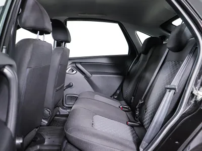Автомобиль LADA Granta Лифтбек, 1.6 л, передний привод, МКПП, бензин в наличии в Новосибирск