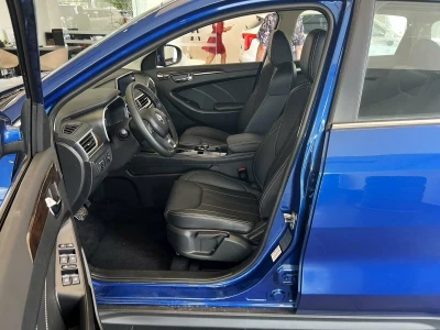 Автомобиль DongFeng 580, 1.5 л, передний привод, Вариатор, бензин в наличии в Краснодаре