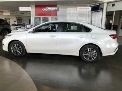 Автомобиль Kia Cerato, 2 л, передний привод, АКПП, бензин в наличии в Краснодаре