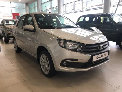 Автомобиль LADA Granta Лифтбек, 1.6 л, передний привод, МКПП, бензин в наличии в Краснодаре