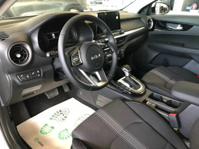Автомобиль Kia Cerato, 2 л, передний привод, АКПП, бензин в наличии в Краснодаре