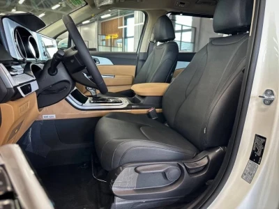 Автомобиль Kia Carnival, 2.2 л, передний привод, АКПП, дизель в наличии в Краснодаре