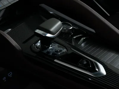 Автомобиль Geely Monjaro, 2 л, полный привод, АКПП, бензин в наличии в Новосибирск