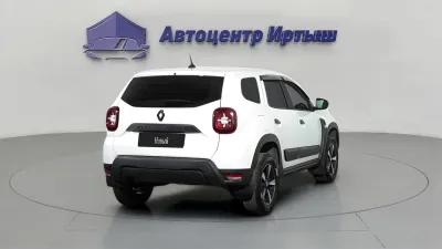 Автомобиль Renault Duster, 2 л, полный привод, МКПП, бензин в наличии в Омске