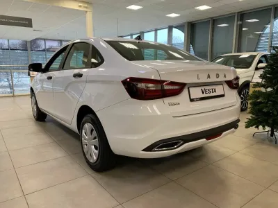 Автомобиль LADA Vesta, 1.6 л, передний привод, МКПП, бензин в наличии в Новосибирске