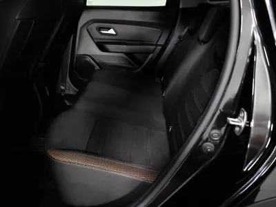 Автомобиль Renault Duster, 1.6 л, полный привод, МКПП, бензин в наличии в Омске