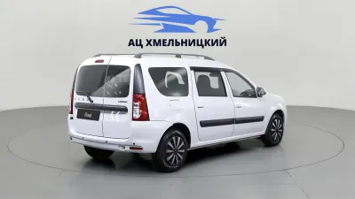 Автомобиль LADA Largus 7 мест, 1.6 л, передний привод, МКПП, бензин в наличии в Новосибирск