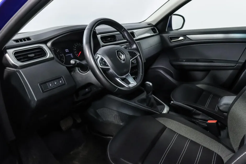 Автомобиль Renault Arkana, 1.6 л, передний привод, Вариатор, бензин в наличии в Краснодаре