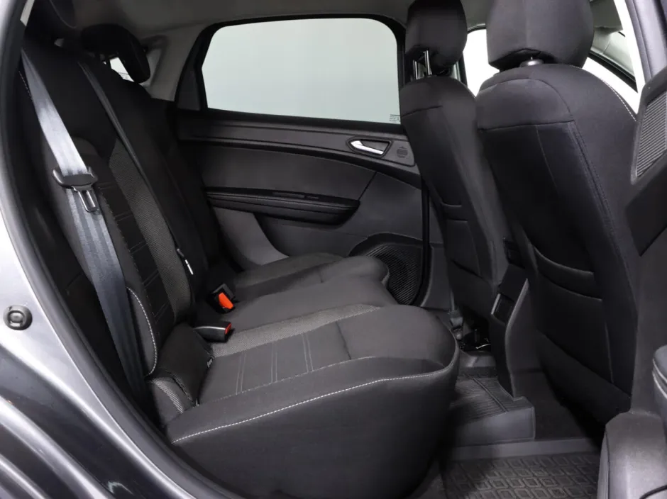 Автомобиль Renault Arkana, 1.6 л, передний привод, Вариатор, бензин в наличии в Краснодаре