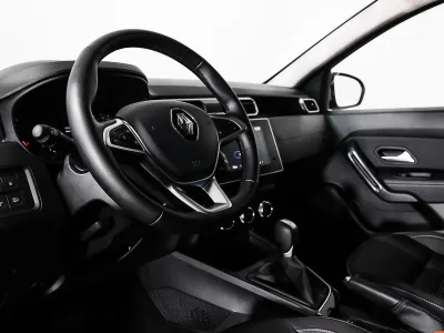 Автомобиль Renault Duster, 1.3 л, полный привод, Вариатор, бензин в наличии в Омске