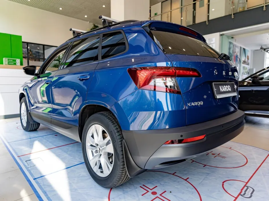 Автомобиль Skoda Karoq, 1.6 л, передний привод, МКПП, бензин в наличии в Санкт-Петербург