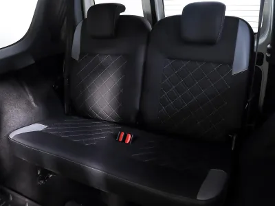 Автомобиль LADA Largus 7 мест, 1.6 л, передний привод, МКПП, бензин в наличии в Кемерово