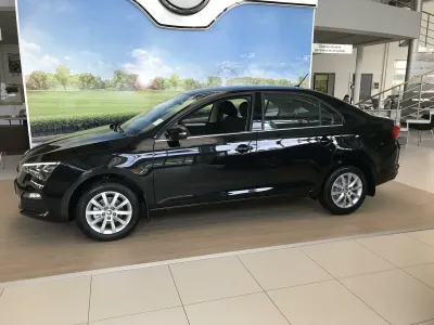 Автомобиль Skoda Rapid, 1.6 л, передний привод, АКПП, бензин в наличии в Тюмени