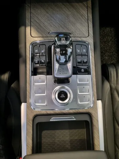 Автомобиль Tank 500, 2 л, полный привод, АКПП, гибрид в наличии в Тюмени