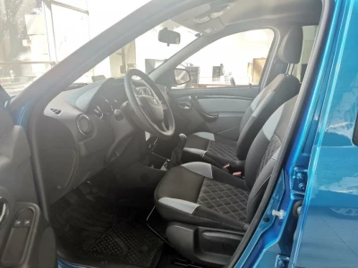 Автомобиль LADA Largus Cross 5 мест, 1.6 л, передний привод, МКПП, бензин в наличии в Новосибирске
