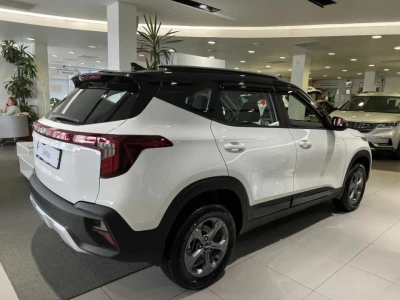 Автомобиль Kia Seltos, 2 л, передний привод, Вариатор, бензин в наличии в Краснодаре