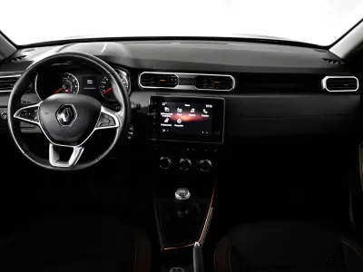 Автомобиль Renault Duster, 1.6 л, полный привод, МКПП, бензин в наличии в Омске