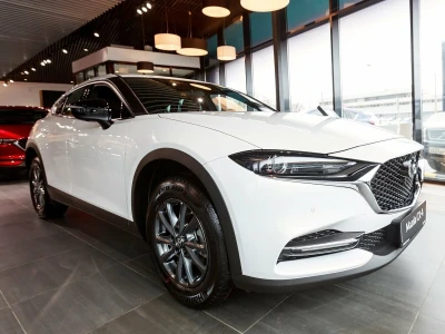 Автомобиль Mazda CX-4, 2 л, передний привод, АКПП, бензин в наличии в Екатеринбург