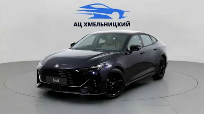Автомобиль Changan UNI-V, 1.5 л, передний привод, Робот, бензин в наличии в Новосибирск