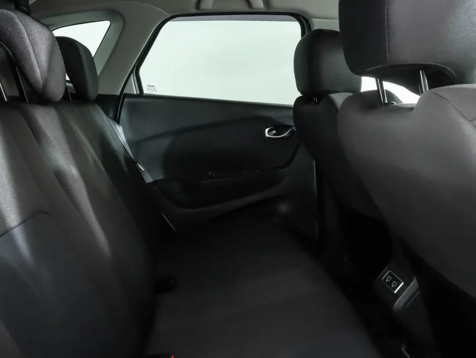 Автомобиль Renault Kaptur, 1.6 л, передний привод, МКПП, бензин в наличии в Краснодаре