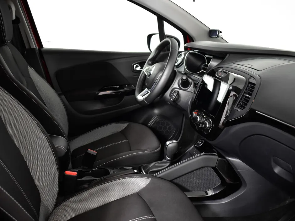 Автомобиль Renault Kaptur, 1.6 л, передний привод, Вариатор, бензин в наличии в Краснодаре