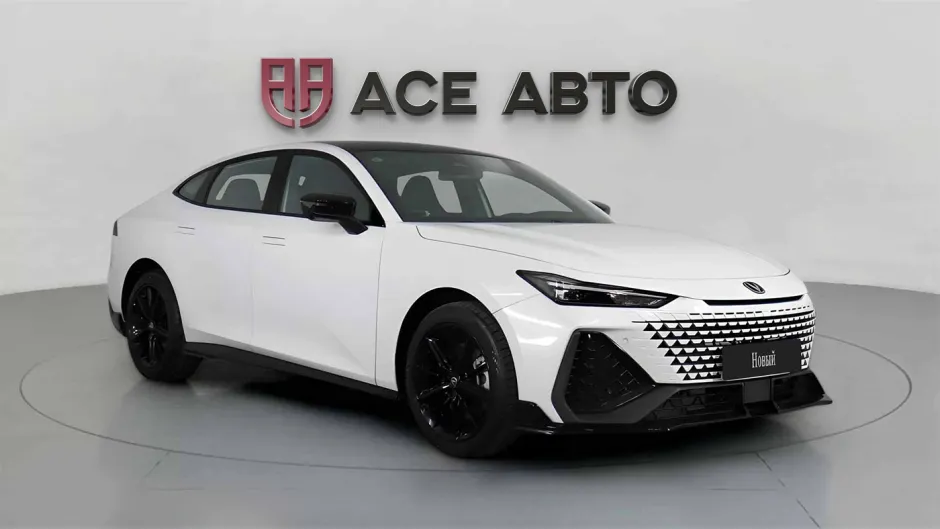 Автомобиль Changan UNI-V, 1.5 л, передний привод, Робот, бензин в наличии в Самаре