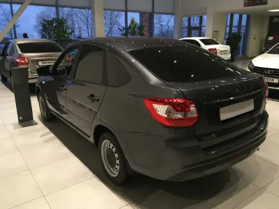 Автомобиль LADA Granta Лифтбек, 1.6 л, передний привод, МКПП, бензин в наличии в Новосибирске