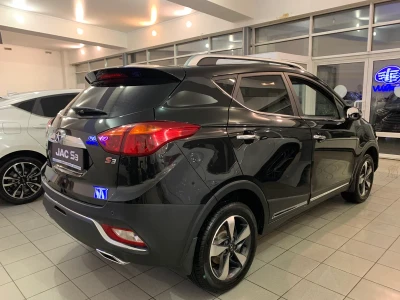 Автомобиль JAC S3, 1.6 л, передний привод, МКПП, бензин в наличии в Екатеринбург